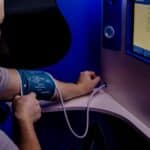 mesure de la pression sanguine : découvrez comment mesurer correctement la pression artérielle et comprendre les résultats.