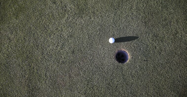 découvrez comment contrôler la rotation de votre balle de golf avec nos conseils expert.