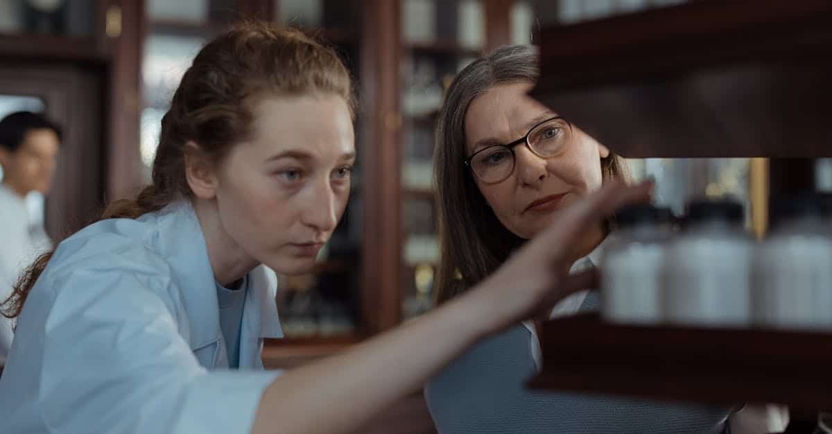 découvrez le rôle essentiel des pharmaciens dans la gestion des médicaments et la promotion de la santé. trouvez des informations fiables sur les activités et les compétences des pharmaciens.