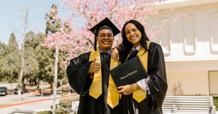 découvrez les emplois les mieux rémunérés ne nécessitant pas de diplôme. trouvez des opportunités professionnelles lucratives sans passer par l'enseignement supérieur.