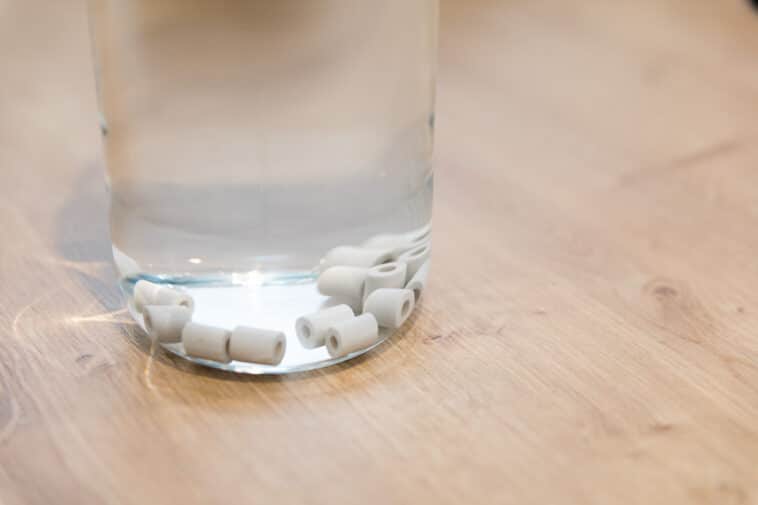 Perles de céramique eau